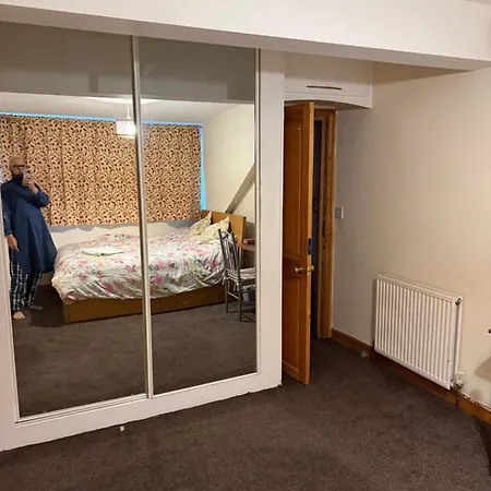 En-suit Double Bedroom In Thornbury Bradord *