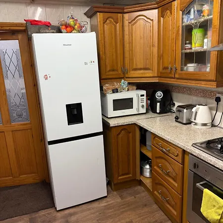 En-suit Double Bedroom In Thornbury Bradord Homestay