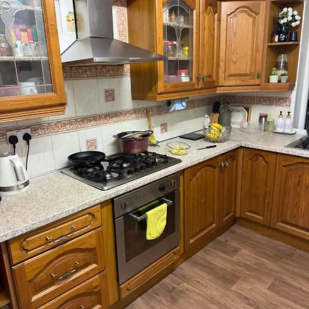 En-suit Double Bedroom In Thornbury Bradord Homestay *