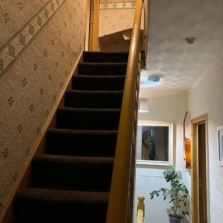 Homestay En-suit Double Bedroom In Thornbury Bradord *